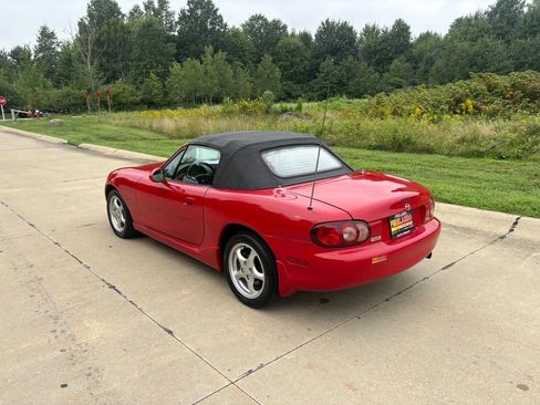 Used 2002 MAZDA MX-5 Miata RWD image 7