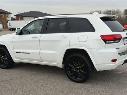 Used 2020 Jeep Grand Cherokee Altitude image 6