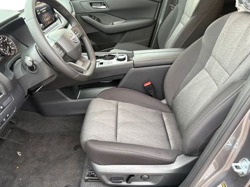 Used 2026 Nissan Rogue SV AWD/4WD image 19