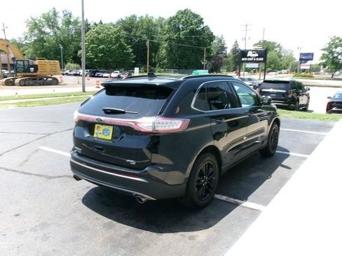 Used 2018 Ford Edge SEL w/ Equipment Group 201A AWD/4WD image 4