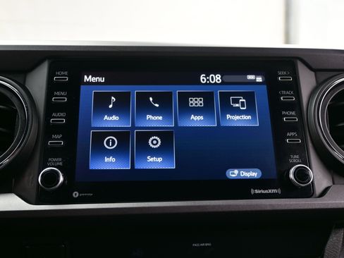 Used 2020 Toyota Tacoma TRD Sport AWD/4WD image 19
