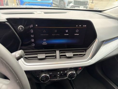 Certified 2024 Chevrolet Trax LT FWD image 17