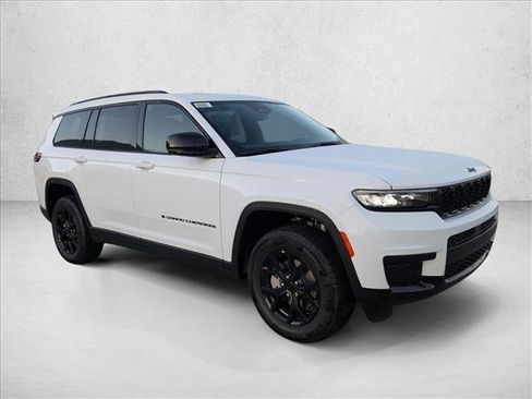 New 2025 Jeep Grand Cherokee L Altitude image 7