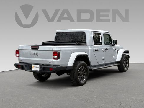 Used 2023 Jeep Gladiator Overland image 19