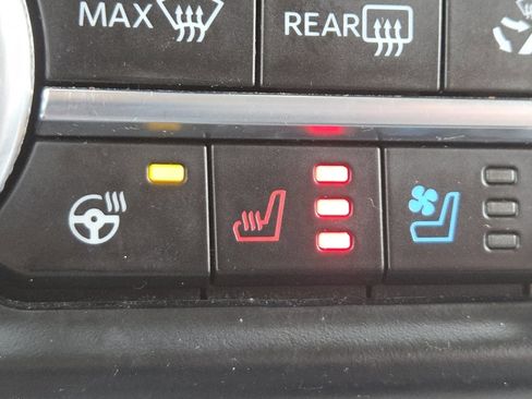 Used 2024 Ford Expedition XLT image 5