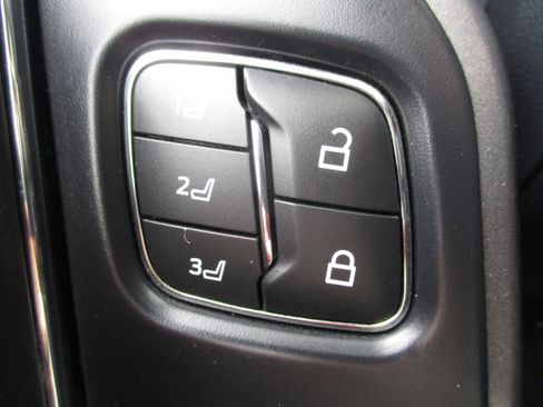 Used 2023 Ford F150 Lariat image 45