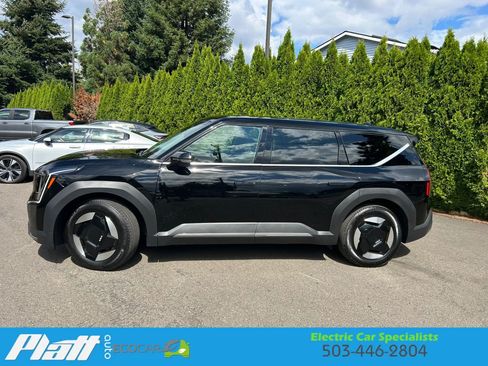 Used 2024 Kia EV9 Light Long Range RWD image 4
