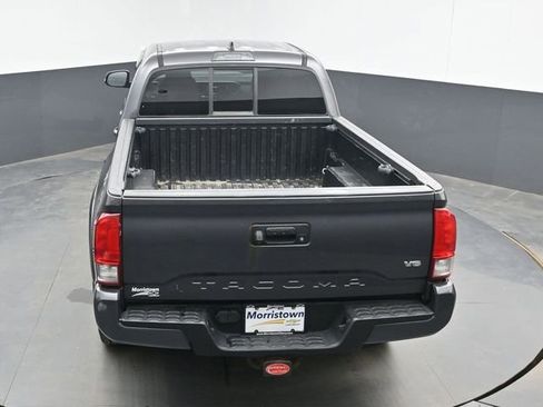 Used 2016 Toyota Tacoma TRD Sport AWD/4WD image 35