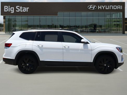 Used 2025 Volkswagen Atlas SE FWD image 5