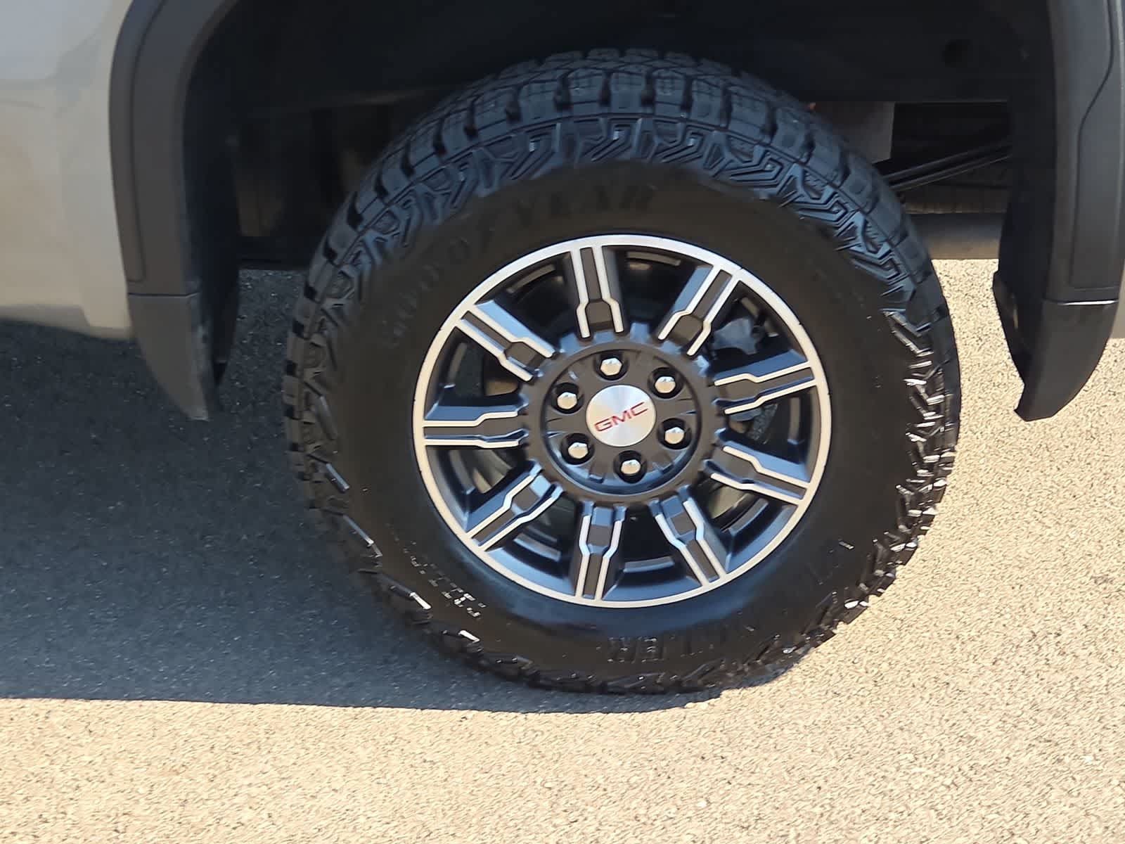 Used 2025 GMC Sierra 1500 AT4 AWD/4WD image 16