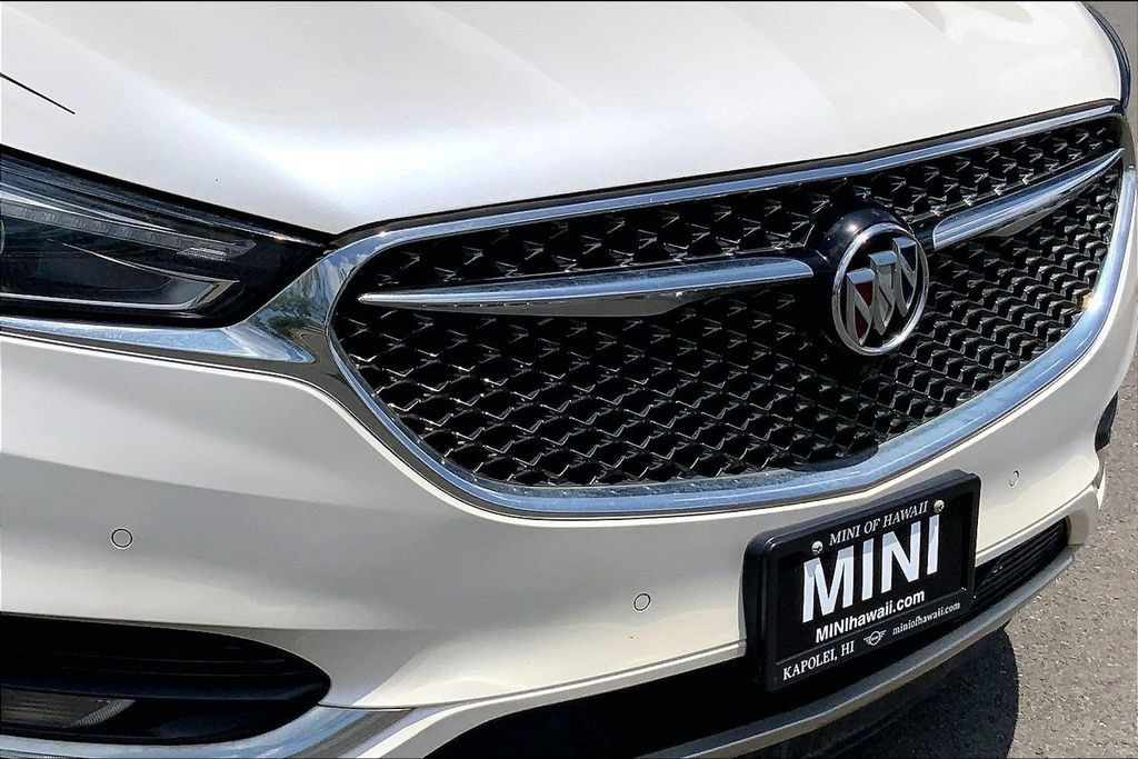 Used 2018 Buick Enclave Avenir w/ Avenir Technology Package FWD image 27