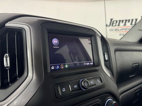 Used 2024 Chevrolet Silverado 2500 Custom AWD/4WD image 15