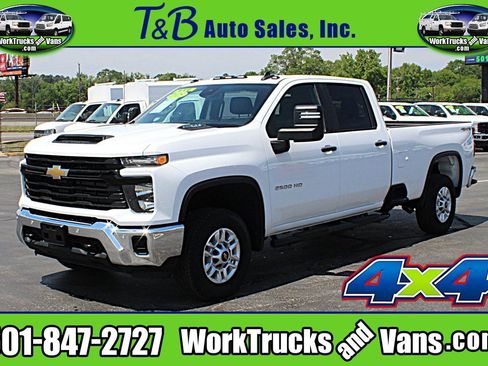 Used 2025 Chevrolet Silverado 2500 W/T w/ WT/CX Safety Package AWD/4WD image 1