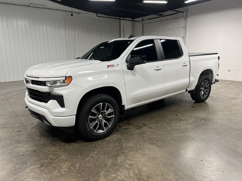 Used 2023 Chevrolet Silverado 1500 RST w/ Z71 Off-Road Package AWD/4WD image 5