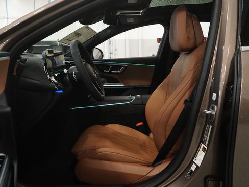 New 2026 Mercedes-Benz E 350 4MATIC Sedan image 2