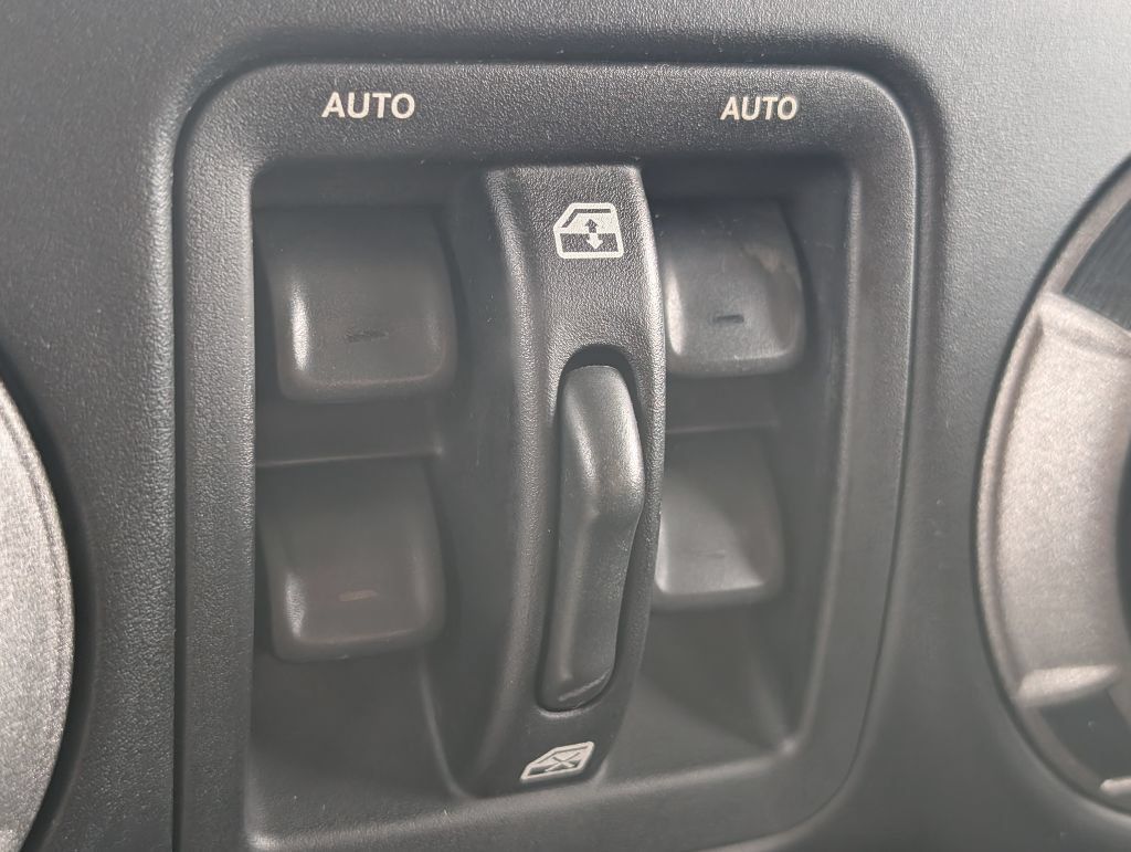 Used 2012 Jeep Wrangler Unlimited Sport AWD/4WD image 18