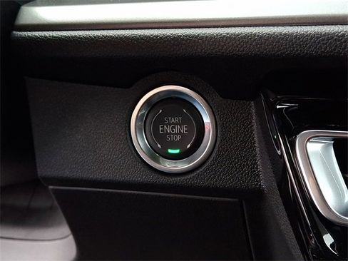 New 2026 Chevrolet Traverse LT image 15