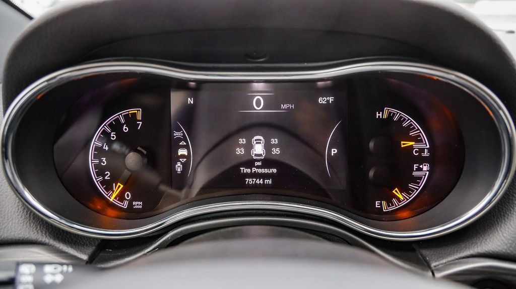 Used 2019 Jeep Grand Cherokee Limited w/ Luxury Group II RWD image 28
