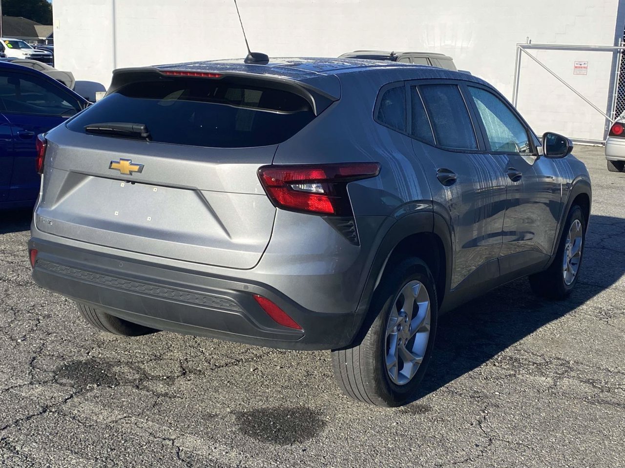 Used 2025 Chevrolet Trax LS w/ LS Convenience Package FWD image 8