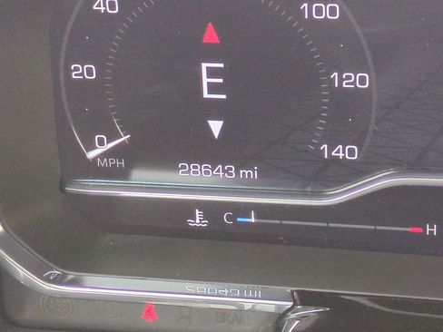 Used 2022 GMC Sierra 1500 Elevation image 12