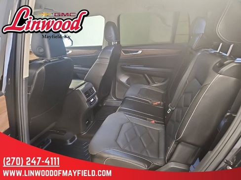 Used 2024 Volkswagen Atlas SE AWD/4WD image 13