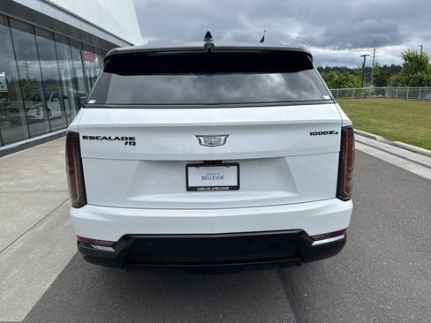 New 2025 Cadillac Escalade IQ Sport 2 w/ LPO, ONYX Package image 5