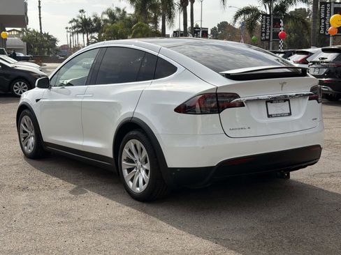 Used 2018 Tesla Model X 100D image 5
