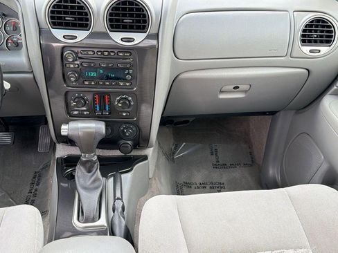Used 2006 GMC Envoy SLE image 25