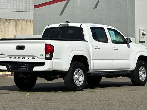 Used 2020 Toyota Tacoma SR image 2