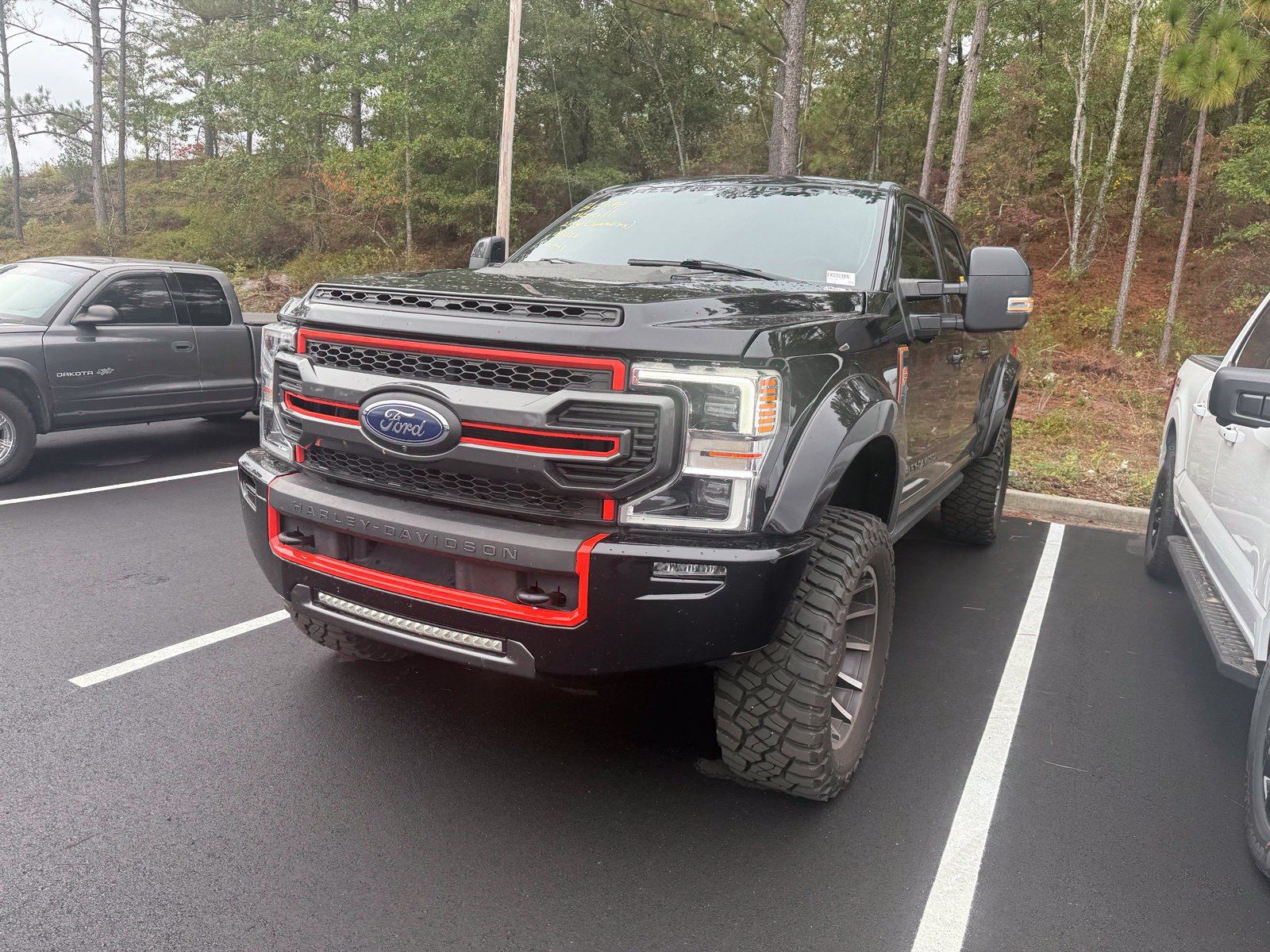 Used 2020 Ford F250 Lariat w/ Lariat Ultimate Package AWD/4WD image 3