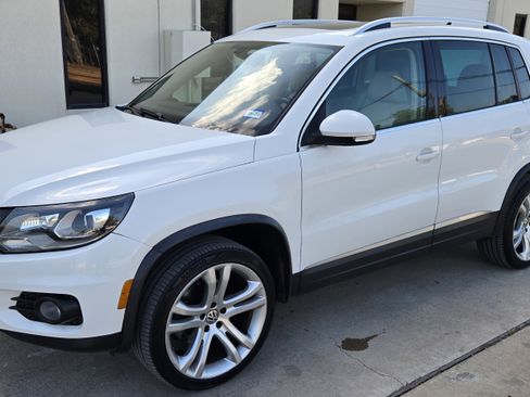 Used 2013 Volkswagen Tiguan SEL FWD image 3