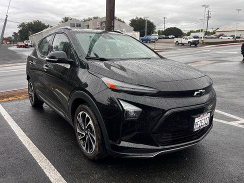 Certified 2023 Chevrolet Bolt EUV Premier image 2