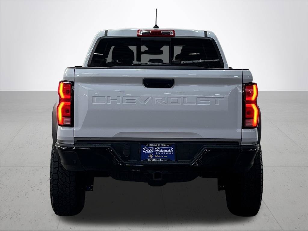 Used 2025 Chevrolet Colorado ZR2 w/ Technology Package AWD/4WD image 11