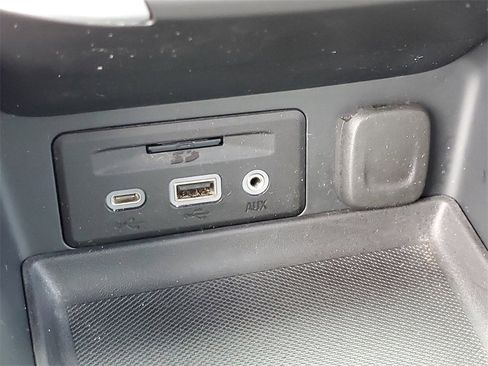 Certified 2022 GMC Terrain SLE w/ Driver Convenience Package image 34