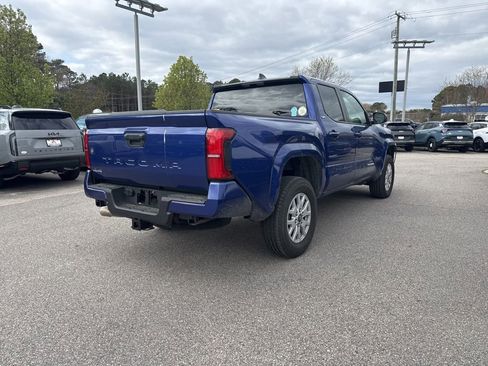Used 2025 Toyota Tacoma SR5 image 5
