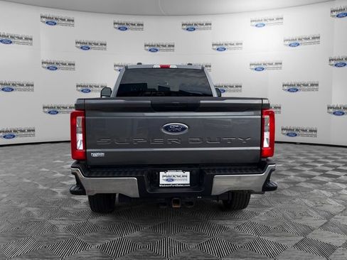 Used 2025 Ford F250 XLT AWD/4WD image 4