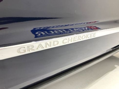 Used 2012 Jeep Grand Cherokee Laredo AWD/4WD image 50