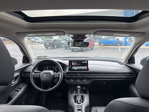 Used 2025 Honda HR-V EX-L image 5