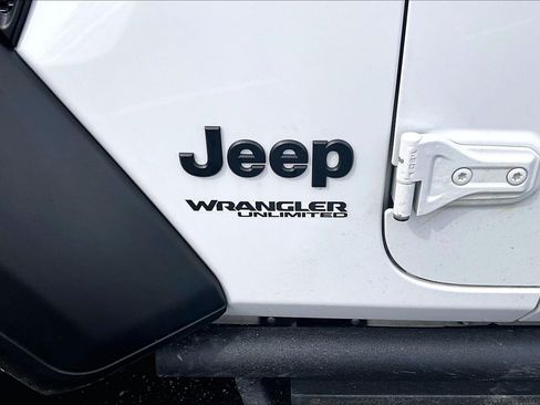 Used 2022 Jeep Wrangler Unlimited Sport AWD/4WD image 7