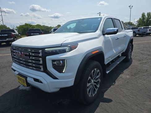 Used 2023 GMC Canyon Denali AWD/4WD image 3