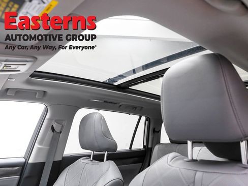 Used 2024 Toyota Highlander Platinum AWD/4WD image 40