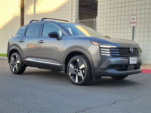 New 2026 Nissan Kicks SR w/ SR Premium Package image 4