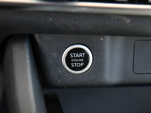 Used 2022 Nissan Rogue SV AWD/4WD image 27