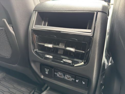 Used 2022 Jeep Grand Cherokee Overland AWD/4WD image 28