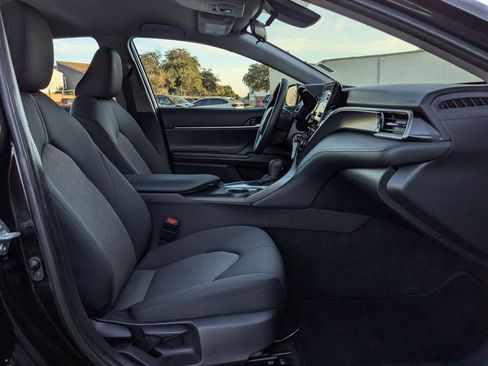 Used 2022 Toyota Camry LE image 21