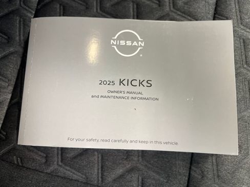 Used 2025 Nissan Kicks SV AWD/4WD image 34