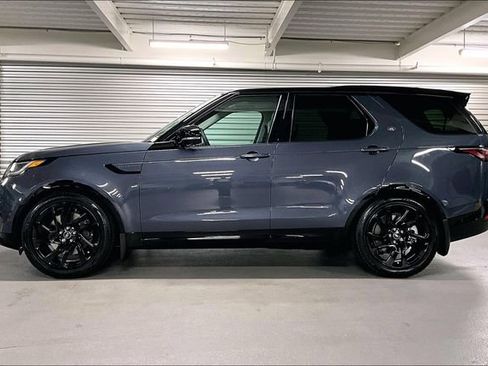 New 2025 Land Rover Discovery Dynamic SE image 3