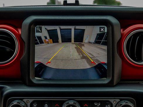 Used 2023 Jeep Gladiator Rubicon w/ LED Lighting Group image 27