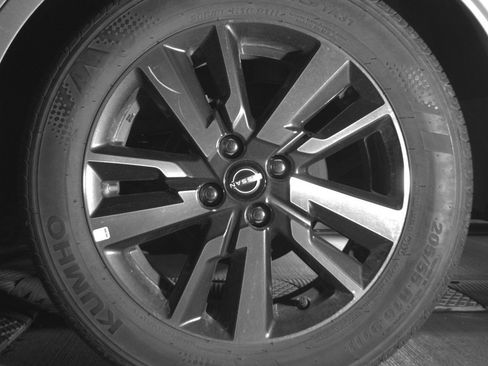 Used 2025 Nissan Versa SV image 14