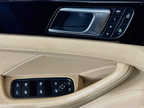 Used 2023 Porsche Panamera 4 Platinum Edition w/ Assistance Package AWD/4WD image 21